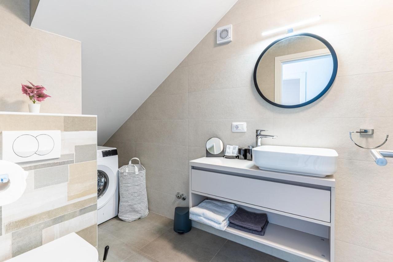 New 4 Star Apartment M&A In Town ツレス エクステリア 写真